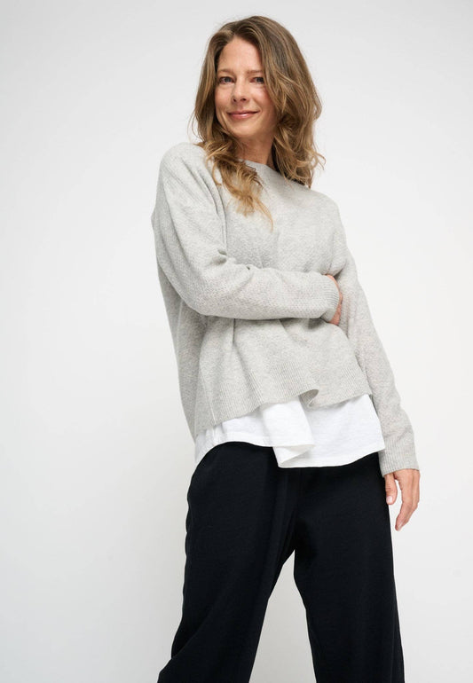 Maglia Molly girocollo in lana merino grigio chiaro melange, moshi moshi mind