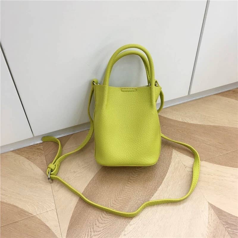 Vegan Bucket Hand Bag Crossbody Bag: Red