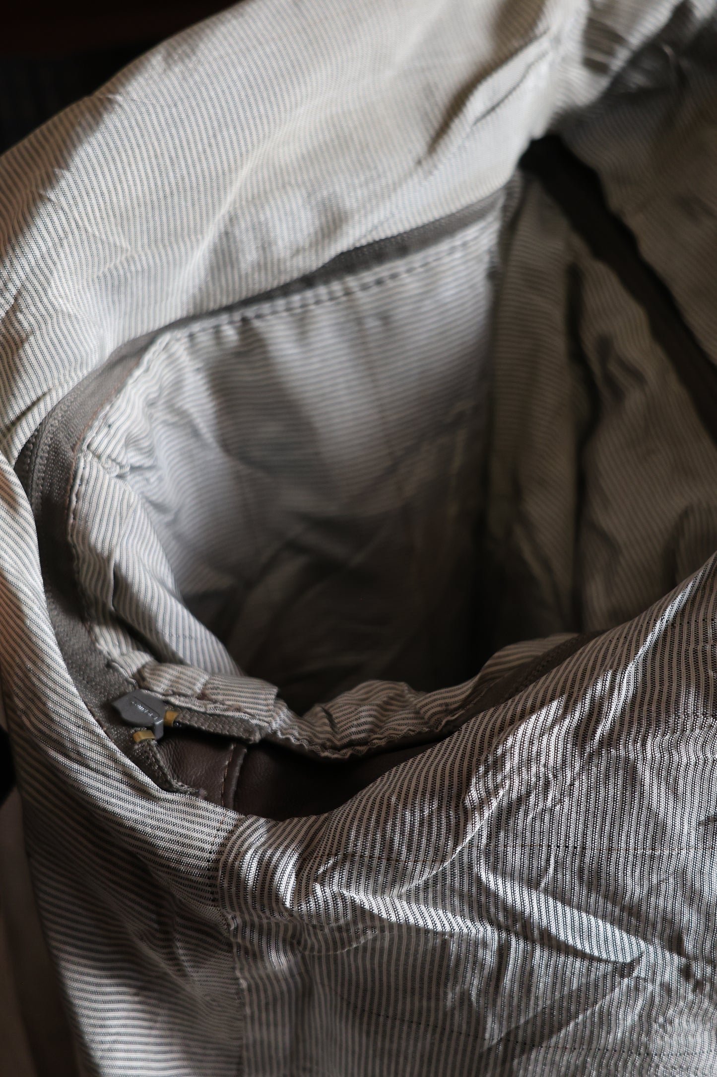 Giacca in pelle vintage senza maniche