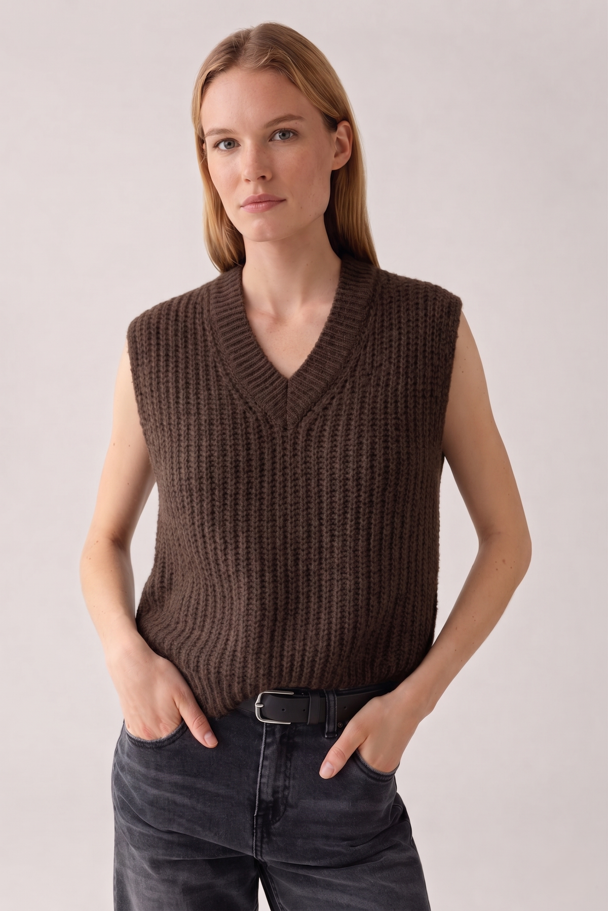 Mohair V-neck knitted vest: Pastel yellow / One size fits all
