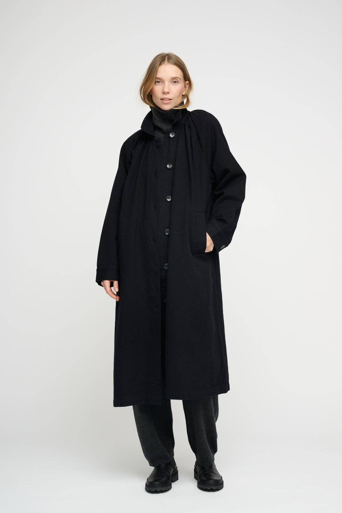 Cappotto lungo Eloise moshi moshi mind in tela di cotone biologico, nero, taglia M