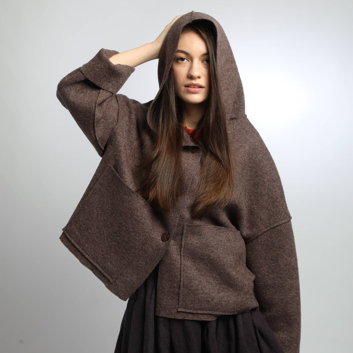 Giaccone UMMA Knotium oversize con cappuccio in lana cotta, marrone